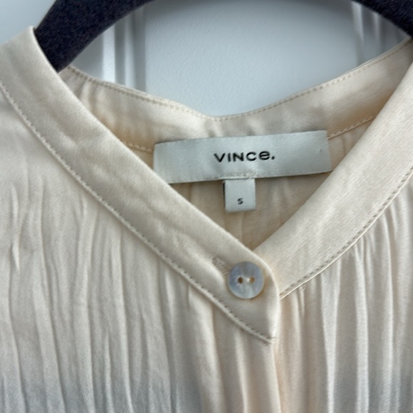 Vince Cream Colored Sleeveless Button Down Top - Picture 2 of 4